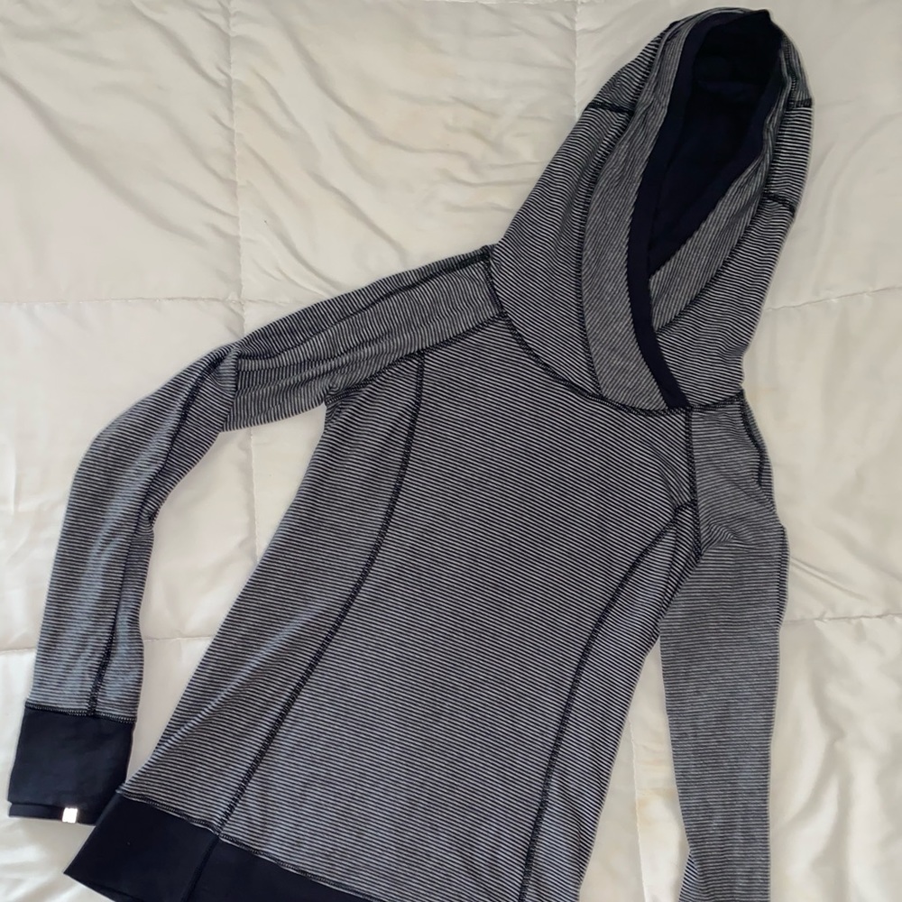 Lululemon fitted sweatshirt